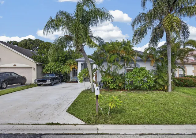 Photo 2 of Single family home for sale at 1480 Lake Breeze Dr, Wellington, FL 33414 | MLS# B26063233 | Listing updated on 2026-09-23