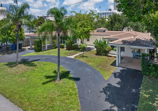 Photo 3 of Multi family home for sale at 2607 Ne 30th Street, Fort Lauderdale, FL 33306 | MLS# B26063257 | Listing updated on 2026-09-14