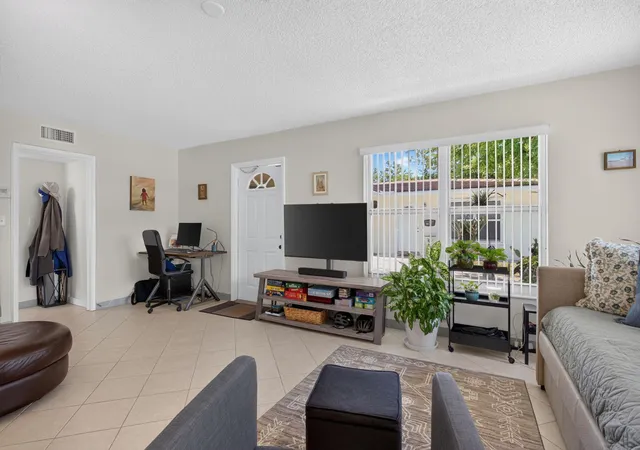 Photo 3 of House for sale at 2607 NE 30th Street, Fort Lauderdale, FL 33306 | MLS# B26063257 | Listing updated on 2026-09-14