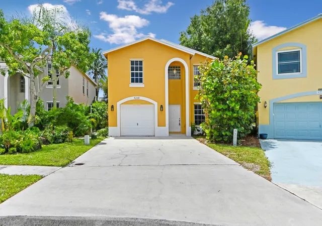 Photo 2 of Single family home for sale at 4268 Pine Holw Cir, Greenacres, FL 33463 | MLS# B26063416 | Listing updated on 2026-09-14