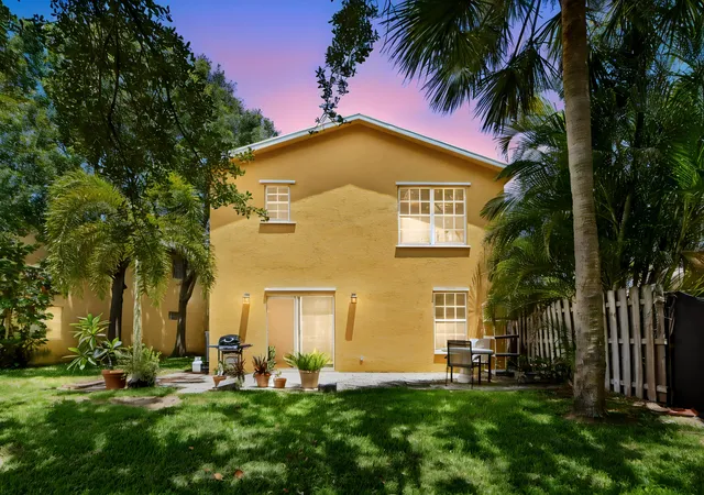 Photo 3 of Single family home for sale at 4268 Pine Holw Cir, Greenacres, FL 33463 | MLS# B26063416 | Listing updated on 2026-09-14