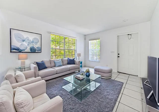 Photo 4 of Single family home for sale at 4268 Pine Holw Cir, Greenacres, FL 33463 | MLS# B26063416 | Listing updated on 2026-09-14
