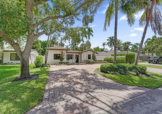 Photo 1 of Sale Pending at 1424 Ne 16th Avenue, Fort Lauderdale, FL 33304 | MLS# B26063497 | Listing updated on 2026-09-13