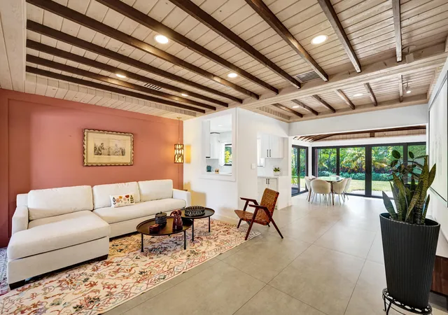 Photo 4 of Sale Pending at 1424 NE 16th Avenue, Fort Lauderdale, FL 33304 | MLS# B26063497 | Listing updated on 2026-09-13