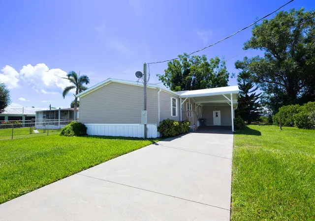 Photo 1 of Manufactured home for sale at 2208 Se 38th Trail, Okeechobee, FL 34974 | MLS# B26063505 | Listing updated on 2026-10-06