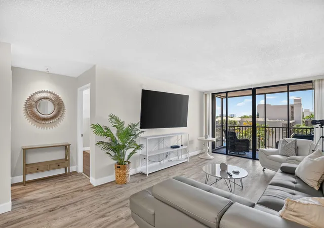 Photo 1 of Condo for sale at 4 Royal Palm Way #403, Boca Raton, FL 33432 | MLS# B26063517 | Listing updated on 2026-09-14