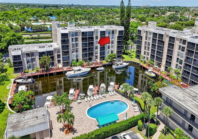 Photo 4 of Condo for sale at 4 Royal Palm Way #403, Boca Raton, FL 33432 | MLS# B26063517 | Listing updated on 2026-09-14