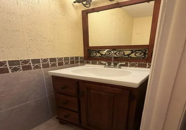 Photo 3 of Townhouse for sale at 4044 SW 67th Terrace #7, Davie, FL 33314 | MLS# B26063566 | Listing updated on 2026-09-14