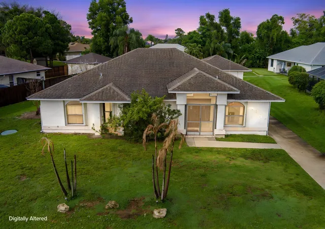 Photo 1 of Sale Pending at 517 Se Felix Ave, Port Saint Lucie, FL 34984 | MLS# B26063682 | Listing updated on 2026-09-15