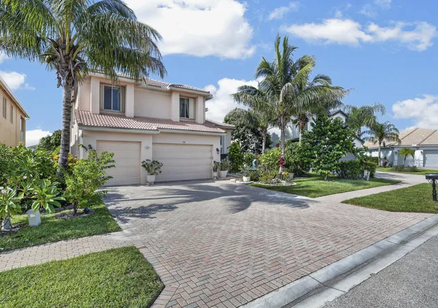 Photo 3 of Single family home for sale at 120 Isola Cir, Royal Palm Beach, FL 33411 | MLS# B26063705 | Listing updated on 2026-10-02