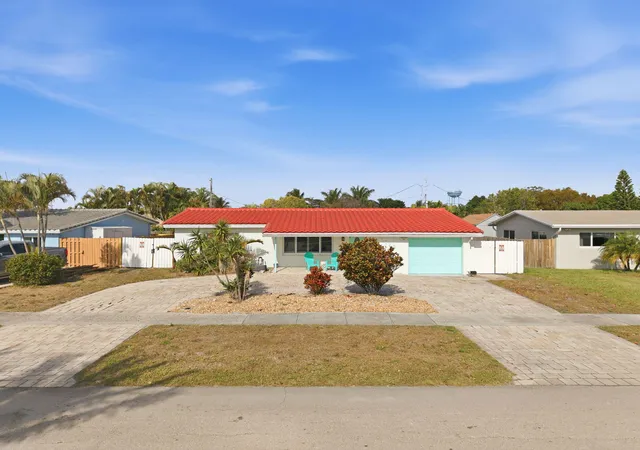 Photo 2 of Single family home for sale at 1123 Se 2nd Avenue, Deerfield Beach, FL 33441 | MLS# B26063825 | Listing updated on 2026-09-13