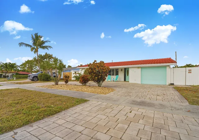 Photo 3 of Single family home for sale at 1123 Se 2nd Avenue, Deerfield Beach, FL 33441 | MLS# B26063825 | Listing updated on 2026-09-13