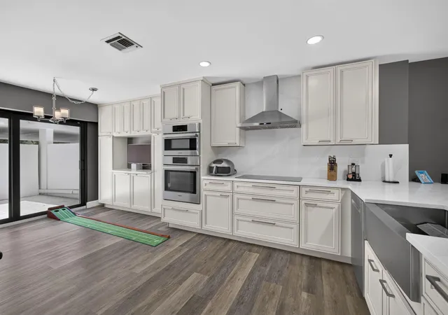 Photo 3 of Single family home for sale at 2435 Presidential Way #G, West Palm Beach, FL 33401 | MLS# B26063430 | Listing updated on 2026-09-30