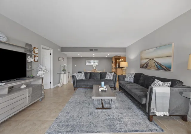 Photo 4 of Condo for sale at 2860 S Ocean Blvd #316, Palm Beach, FL 33480 | MLS# B26063929 | Listing updated on 2026-10-05