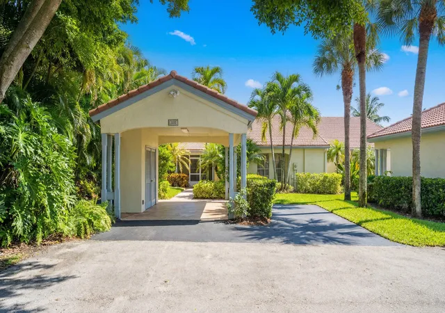 Photo 1 of Single family home for sale at 2236 Las Casitas Dr, Wellington, FL 33414 | MLS# B26063950 | Listing updated on 2026-09-28