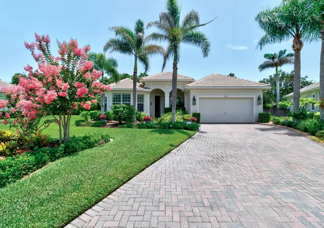 Photo 1 of Single family home for sale at 4241 Diamond Sq, Vero Beach, FL 32967 | MLS# B26063998 | Listing updated on 2026-10-02