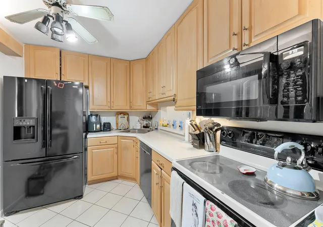 Photo 2 of Condo for sale at 5280 Las Verdes Cir #124, Delray Beach, FL 33484 | MLS# B26063997 | Listing updated on 2026-09-25