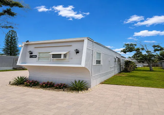 Photo 3 of Manufactured home for sale at 11411 SE Federal Hwy #55, Hobe Sound, FL 33455 | MLS# B26064009 | Listing updated on 2026-09-30