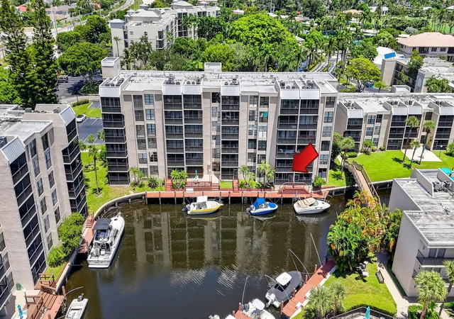 Listing Photo 3 - Condo for sale in building located at 3 Royal Palm Wy, Boca Raton, FL 33432 - Unit #102