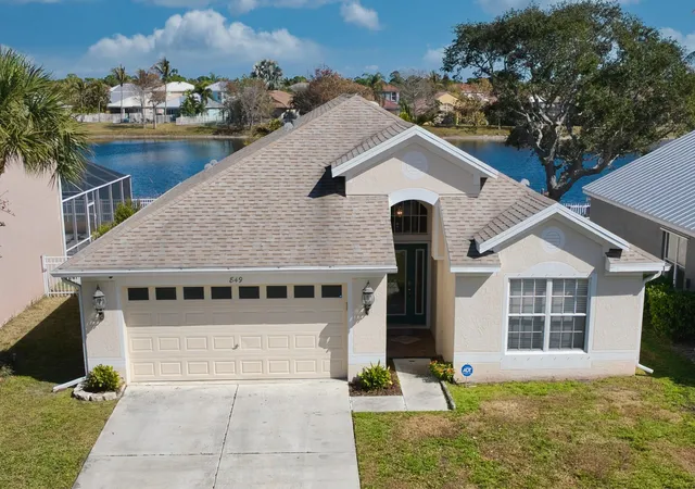 Photo 2 of Single family home for sale at 849 Nw Waterlily Pl, Jensen Beach, FL 34957 | MLS# B26064070 | Listing updated on 2026-10-07