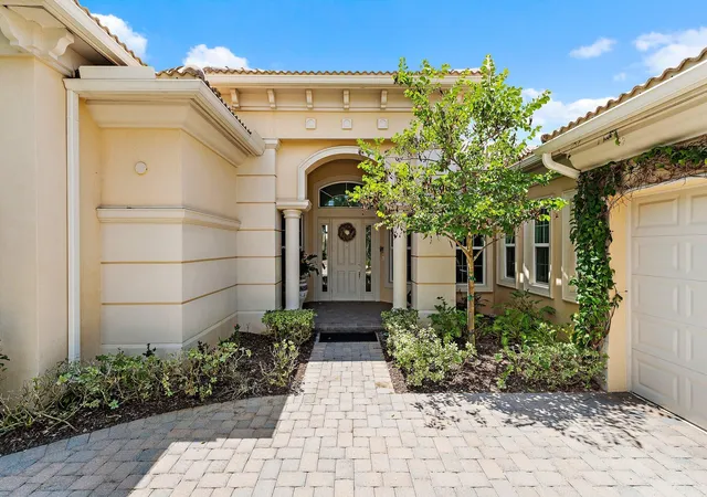 Photo 3 of Single family home for sale at 114 Carmela Ct, Jupiter, FL 33478 | MLS# B26064209 | Listing updated on 2026-09-16