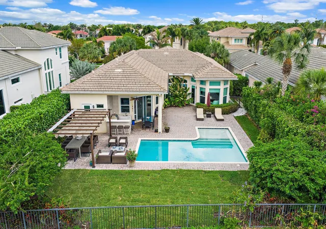 Photo 4 of Single family home for sale at 114 Carmela Ct, Jupiter, FL 33478 | MLS# B26064209 | Listing updated on 2026-09-16