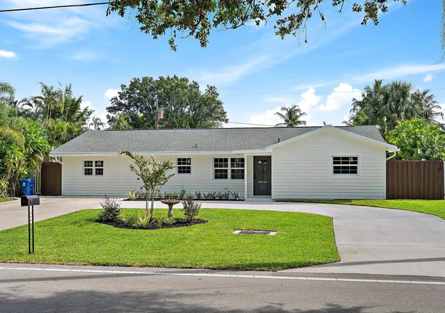Single family home for sale at 109 E Riverside Dr, Jupiter, FL 33469 | MLS# B26064269