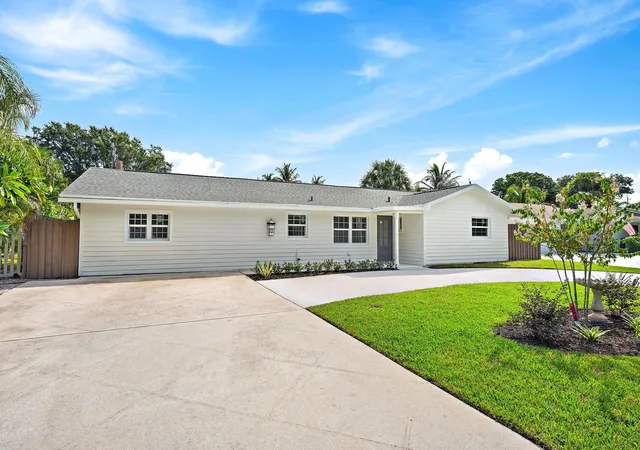 Photo 1 of Single family home for sale at 109 E Riverside Dr, Jupiter, FL 33469 | MLS# B26064269 | Listing updated on 2026-10-06