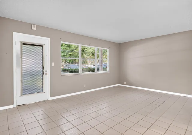 Listing Photo 5 - Condo for sale in building located at 2002 Granada Dr, Coconut Creek, FL 33066 - Unit #E1