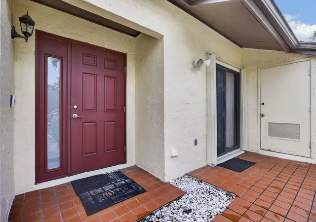 Photo 2 of Single family home for sale at 140 Karanda Ct, Royal Palm Beach, FL 33411 | MLS# B26064337 | Listing updated on 2026-09-23