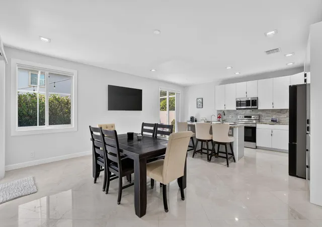 Photo 4 of Single family home for sale at 5040 Heron Pl, Coconut Creek, FL 33073 | MLS# B26064402 | Listing updated on 2026-09-15