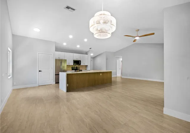 Photo 4 of Single family home for sale at 7620 Texas Trl, Boca Raton, FL 33487 | MLS# B26064408 | Listing updated on 2026-10-06
