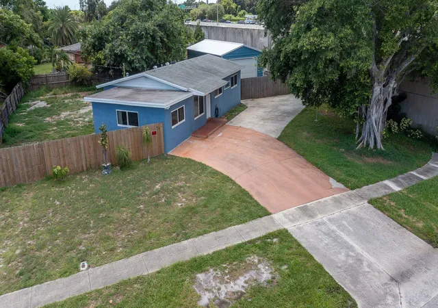 Photo 1 of Sale Pending at 1446 W Drew St, Lantana, FL 33462 | MLS# B26064425 | Listing updated on 2026-10-01
