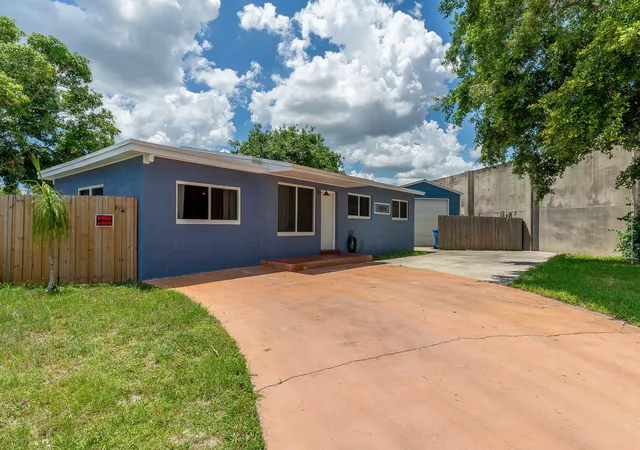 Photo 2 of Sale Pending at 1446 W Drew St, Lantana, FL 33462 | MLS# B26064425 | Listing updated on 2026-10-01