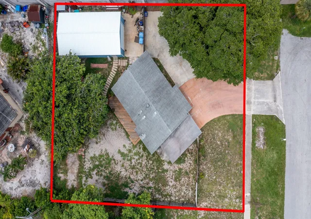 Photo 4 of Sale Pending at 1446 W Drew St, Lantana, FL 33462 | MLS# B26064425 | Listing updated on 2026-10-01