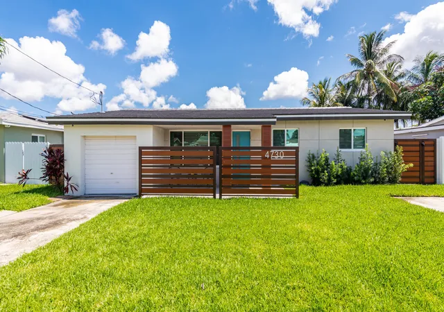 Photo 2 of Single family home for sale at 4730 Sw 42nd Terrace, Fort Lauderdale, FL 33314 | MLS# B26064466 | Listing updated on 2026-09-16