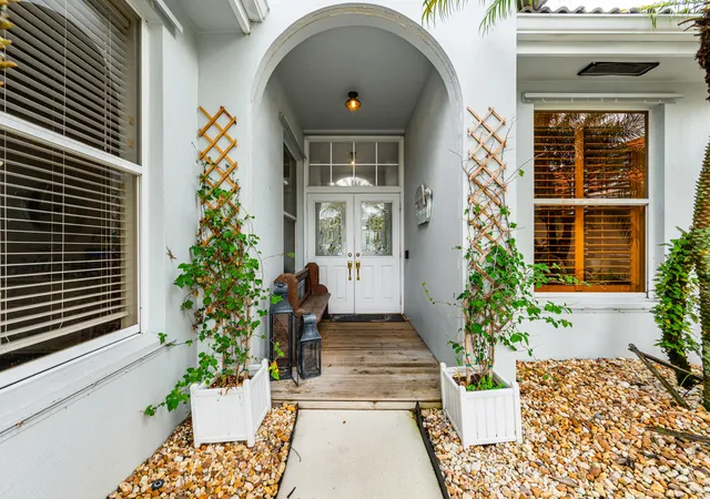 Photo 3 of Single family home for sale at 218 Hampton Ct, Jupiter, FL 33458 | MLS# B26064488 | Listing updated on 2026-09-14