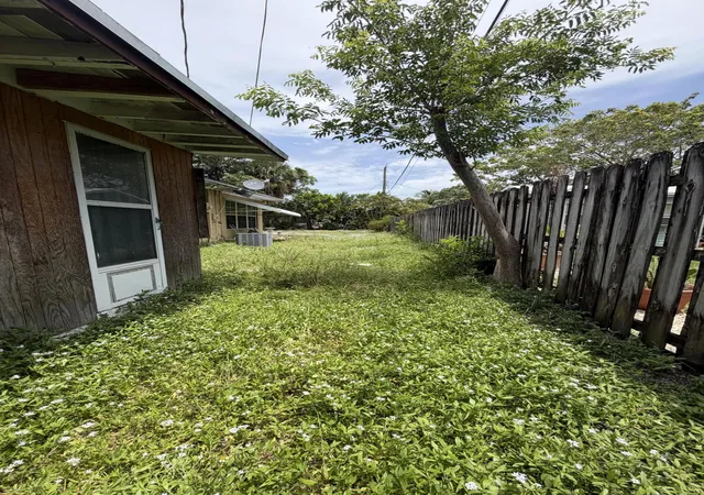 Photo 3 of Sale Pending at 406 Ne 18th Avenue, Pompano Beach, FL 33060 | MLS# B26064539 | Listing updated on 2026-09-13
