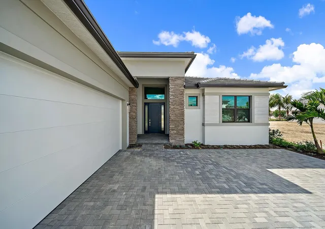 Photo 3 of Sale Pending at 9513 St Germain Dr, West Palm Beach, FL 33412 | MLS# B26064658 | Listing updated on 2026-09-13