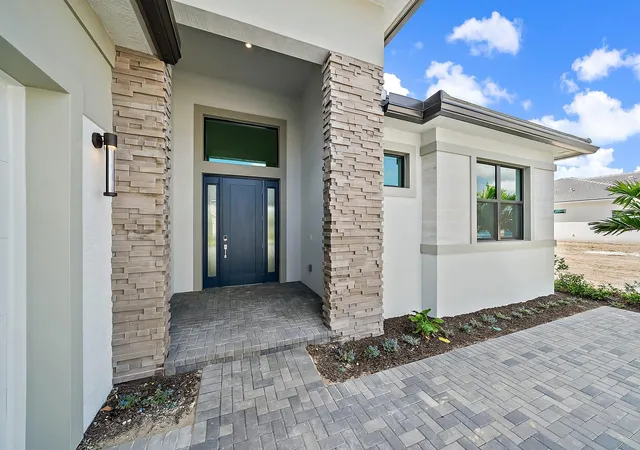 Photo 3 of Sale Pending at 9513 St Germain Dr, West Palm Beach, FL 33412 | MLS# B26064658 | Listing updated on 2026-09-13