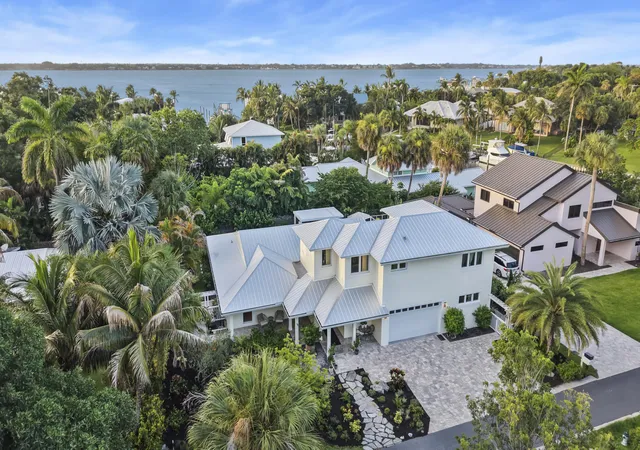 Photo 1 of Single family home for sale at 1117 Se Osceola St, Stuart, FL 34996 | MLS# B26064682 | Listing updated on 2026-09-14