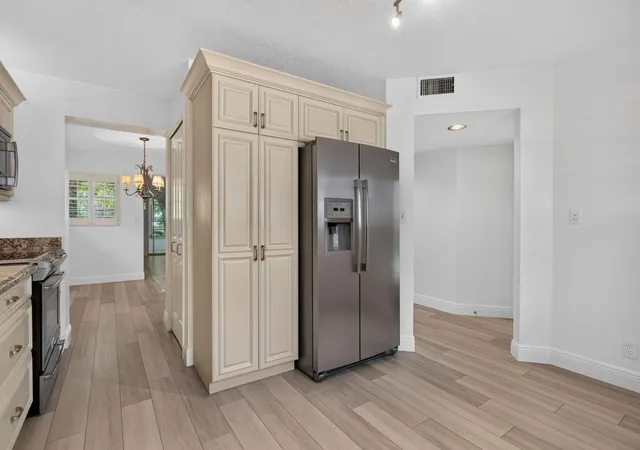 Listing Photo 4 - Condo for sale in building located at 1606 Abaco Dr, Coconut Creek, FL 33066 - Unit #A1