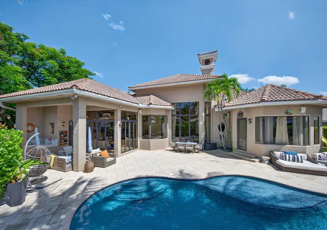 Photo 2 of Single family home for sale at 700 Cardinal St, Plantation, FL 33324 | MLS# B26064825 | Listing updated on 2026-09-23