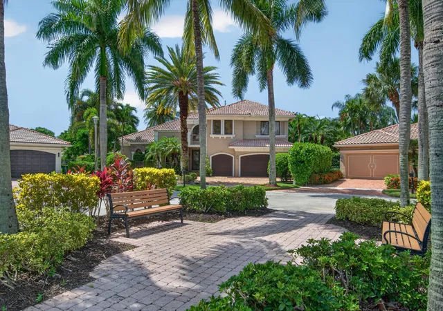Photo 4 of Single family home for sale at 700 Cardinal St, Plantation, FL 33324 | MLS# B26064825 | Listing updated on 2026-09-23