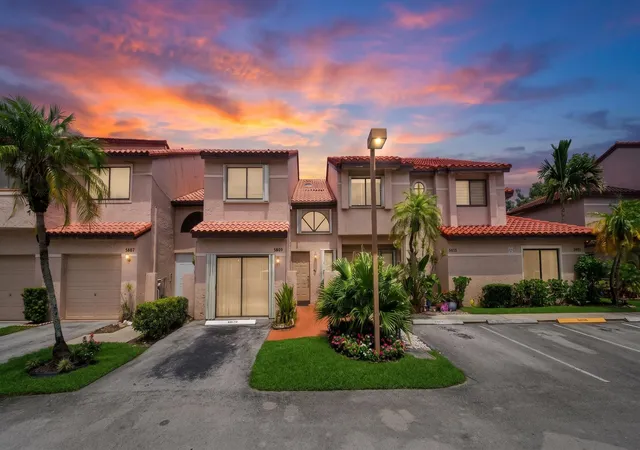 Townhouse for sale at 3605 Inverrary Blvd W, Lauderhill, FL 33319 | MLS# B26064833