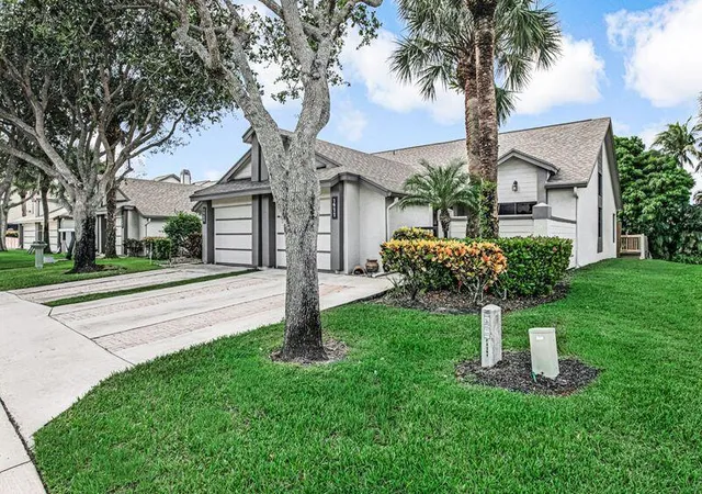 Photo 3 of Townhouse for sale at 1911 Landings Blvd, Greenacres, FL 33413 | MLS# B26065006 | Listing updated on 2026-09-13