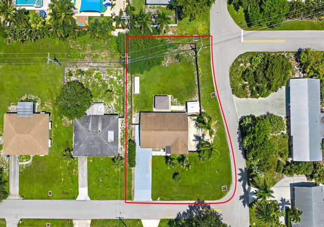 Photo 3 of Single family home for sale at 1 Windsor Rd W, Jupiter, FL 33469 | MLS# B26065011 | Listing updated on 2026-09-13