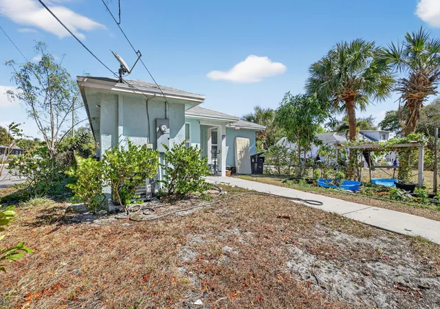 Photo 3 of Single family home for sale at 231 N H St, Lake Worth Beach, FL 33460 | MLS# B26065067 | Listing updated on 2026-09-14