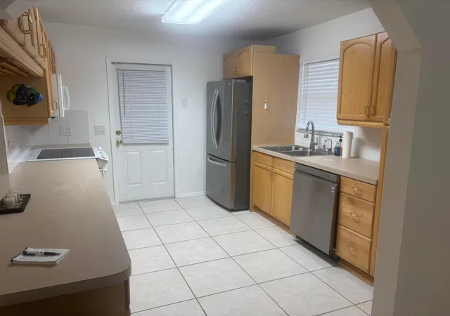 Photo 3 of Sale Pending at 4143 Randolph Ct, Lake Worth, FL 33461 | MLS# B26065079 | Listing updated on 2026-09-15