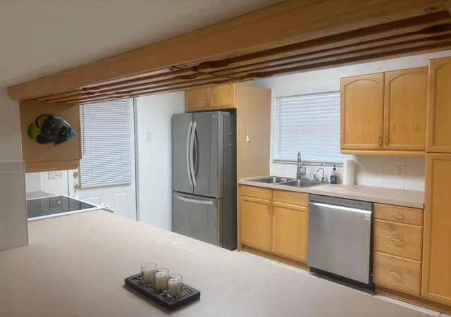 Photo 3 of Sale Pending at 4143 Randolph Ct, Lake Worth, FL 33461 | MLS# B26065079 | Listing updated on 2026-09-15